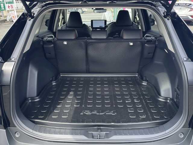 トヨタ ＲＡＶ４ HV アドベンチャー オフロードPKGⅡ 愛知県 2024(令6)年 1.3万km アティチュードブラックマイカ /禁煙車//ワンオーナー//純正ナビ//BT/フルセグ/Miracast//パノラミックビューモニター//純正18AW//ビルトインETC2.0//デジタルインナーミラー//ハンズフリーパワーバックドア//黒革シート//前席シートヒーター//前席エアシート//D席メモリー付パワーシート//ACC/LTA/BSM/PCS/RCTA/PKSB/RSA//前後クリアランスソナー//電子制御パーキングブレーキ//ブレーキホールド//本革巻きステアリング//ステアリングスイッチ//ステアリングヒーター//LEDオートライト//オートマチックハイビーム//フォグランプ//先行車発進告知//盗難防止装置//横滑り防止装置//フロアマット//スペアスマートキー//保証書//取扱説明書
