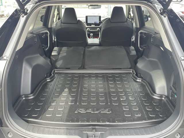 トヨタ ＲＡＶ４ HV アドベンチャー オフロードPKGⅡ 愛知県 2024(令6)年 1.3万km アティチュードブラックマイカ /禁煙車//ワンオーナー//純正ナビ//BT/フルセグ/Miracast//パノラミックビューモニター//純正18AW//ビルトインETC2.0//デジタルインナーミラー//ハンズフリーパワーバックドア//黒革シート//前席シートヒーター//前席エアシート//D席メモリー付パワーシート//ACC/LTA/BSM/PCS/RCTA/PKSB/RSA//前後クリアランスソナー//電子制御パーキングブレーキ//ブレーキホールド//本革巻きステアリング//ステアリングスイッチ//ステアリングヒーター//LEDオートライト//オートマチックハイビーム//フォグランプ//先行車発進告知//盗難防止装置//横滑り防止装置//フロアマット//スペアスマートキー//保証書//取扱説明書