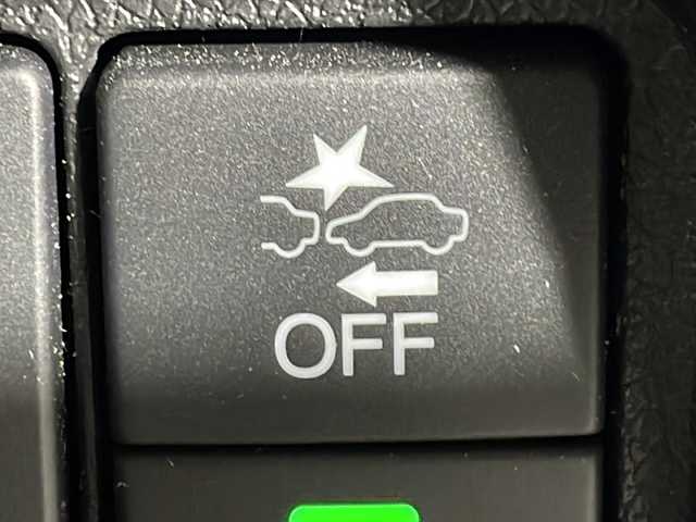 ホンダ シャトル ハイブリッド Z ホンダセンシング 沖縄県 2018(平30)年 8.2万km プラチナホワイトパール 禁煙車/ホンダセンシング/・衝突軽減ブレーキ/・歩行者事故低減ステアリング/・路外逸脱抑制機能/・アダプティブ・クルーズ・コントロール/純正ナビ（VXM-195VＦi)/・ＣＤ／ＤＶＤ／Ｂｌｕｅｔｏｏｔｈ／フルセグＴＶ/純正前後ドライブレコーダー/バックカメラ/レーンキープアシスト/コーナーセンサー/パドルシフト/ハーフレザーシート/パドルシフト/純正フロアマット/スマートキー/LEDヘッドライト/純正アルミ/保証書/取扱説明書