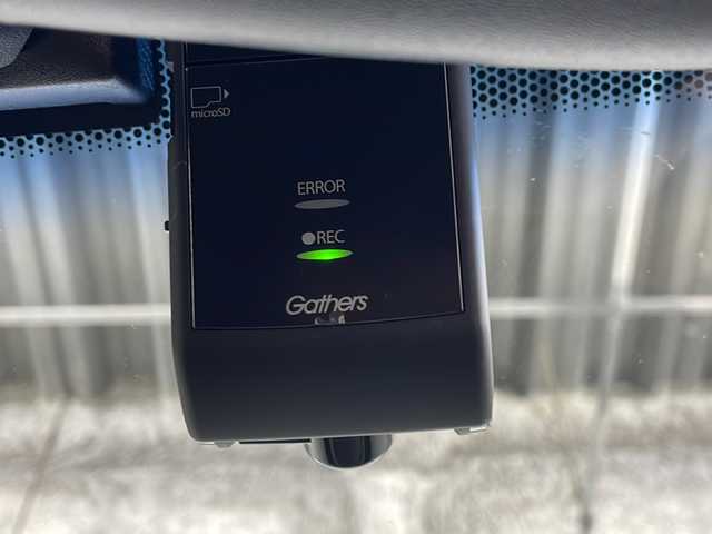 ホンダ シャトル ハイブリッド Z ホンダセンシング 沖縄県 2018(平30)年 8.2万km プラチナホワイトパール 禁煙車/ホンダセンシング/・衝突軽減ブレーキ/・歩行者事故低減ステアリング/・路外逸脱抑制機能/・アダプティブ・クルーズ・コントロール/純正ナビ（VXM-195VＦi)/・ＣＤ／ＤＶＤ／Ｂｌｕｅｔｏｏｔｈ／フルセグＴＶ/純正前後ドライブレコーダー/バックカメラ/レーンキープアシスト/コーナーセンサー/パドルシフト/ハーフレザーシート/パドルシフト/純正フロアマット/スマートキー/LEDヘッドライト/純正アルミ/保証書/取扱説明書