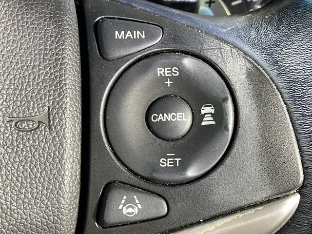 ホンダ シャトル ハイブリッド Z ホンダセンシング 沖縄県 2018(平30)年 8.2万km プラチナホワイトパール 禁煙車/ホンダセンシング/・衝突軽減ブレーキ/・歩行者事故低減ステアリング/・路外逸脱抑制機能/・アダプティブ・クルーズ・コントロール/純正ナビ（VXM-195VＦi)/・ＣＤ／ＤＶＤ／Ｂｌｕｅｔｏｏｔｈ／フルセグＴＶ/純正前後ドライブレコーダー/バックカメラ/レーンキープアシスト/コーナーセンサー/パドルシフト/ハーフレザーシート/パドルシフト/純正フロアマット/スマートキー/LEDヘッドライト/純正アルミ/保証書/取扱説明書