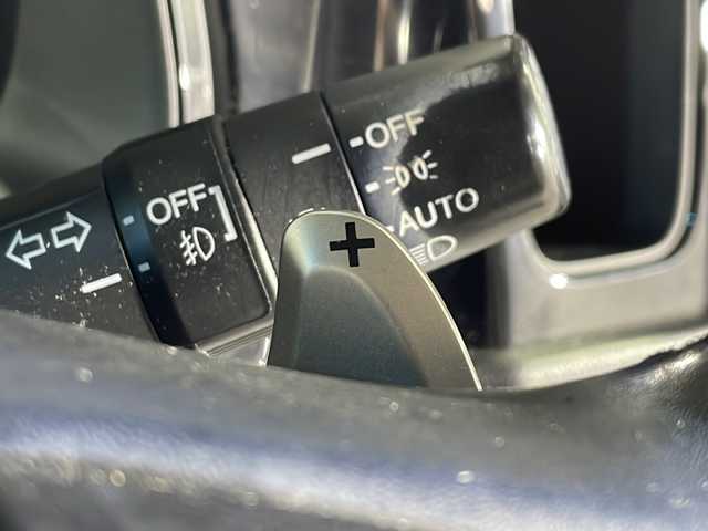 ホンダ シャトル ハイブリッド Z ホンダセンシング 沖縄県 2018(平30)年 8.2万km プラチナホワイトパール 禁煙車/ホンダセンシング/・衝突軽減ブレーキ/・歩行者事故低減ステアリング/・路外逸脱抑制機能/・アダプティブ・クルーズ・コントロール/純正ナビ（VXM-195VＦi)/・ＣＤ／ＤＶＤ／Ｂｌｕｅｔｏｏｔｈ／フルセグＴＶ/純正前後ドライブレコーダー/バックカメラ/レーンキープアシスト/コーナーセンサー/パドルシフト/ハーフレザーシート/パドルシフト/純正フロアマット/スマートキー/LEDヘッドライト/純正アルミ/保証書/取扱説明書