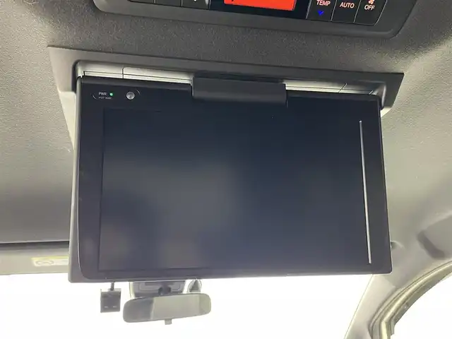 トヨタ エスクァイア ハイブリッド Gi 群馬県 2019(平31)年 5.6万km ホワイトパールクリスタルシャイン 純正９インチナビ　バックカメラ　純正フリップダウンモニター　アダプティブクルーズコントロール　レーンアシスト　衝突軽減システム　両側パワースライドドア　障害物センサー　スマートキー　禁煙車