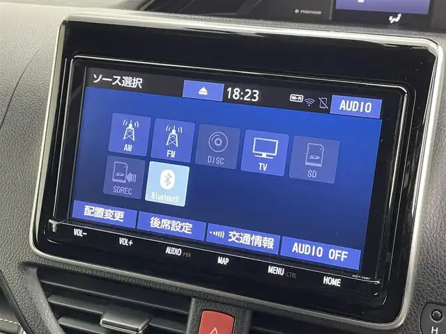 トヨタ エスクァイア ハイブリッド Gi 群馬県 2019(平31)年 5.6万km ホワイトパールクリスタルシャイン 純正９インチナビ　バックカメラ　純正フリップダウンモニター　アダプティブクルーズコントロール　レーンアシスト　衝突軽減システム　両側パワースライドドア　障害物センサー　スマートキー　禁煙車