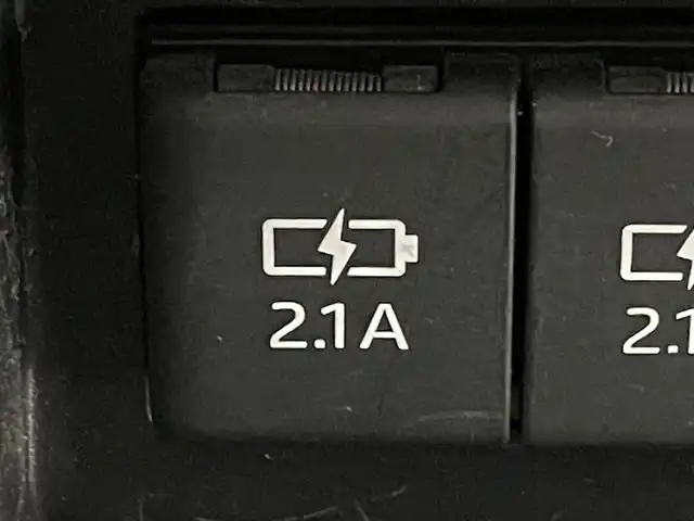 トヨタ エスクァイア ハイブリッド Gi 群馬県 2019(平31)年 5.6万km ホワイトパールクリスタルシャイン 純正９インチナビ　バックカメラ　純正フリップダウンモニター　アダプティブクルーズコントロール　レーンアシスト　衝突軽減システム　両側パワースライドドア　障害物センサー　スマートキー　禁煙車