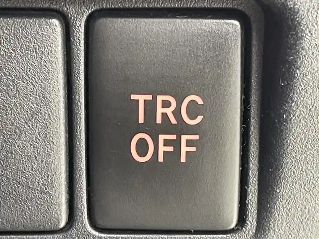 トヨタ エスクァイア ハイブリッド Gi 群馬県 2019(平31)年 5.6万km ホワイトパールクリスタルシャイン 純正９インチナビ　バックカメラ　純正フリップダウンモニター　アダプティブクルーズコントロール　レーンアシスト　衝突軽減システム　両側パワースライドドア　障害物センサー　スマートキー　禁煙車