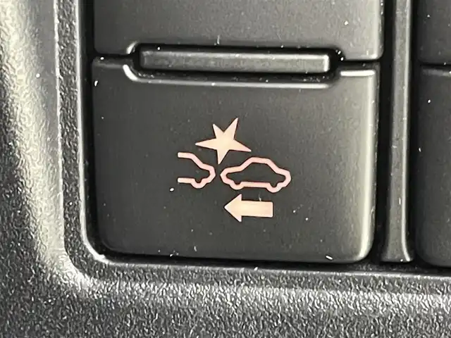 トヨタ エスクァイア ハイブリッド Gi 群馬県 2019(平31)年 5.6万km ホワイトパールクリスタルシャイン 純正９インチナビ　バックカメラ　純正フリップダウンモニター　アダプティブクルーズコントロール　レーンアシスト　衝突軽減システム　両側パワースライドドア　障害物センサー　スマートキー　禁煙車