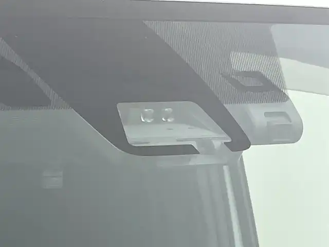 トヨタ エスクァイア ハイブリッド Gi 群馬県 2019(平31)年 5.6万km ホワイトパールクリスタルシャイン 純正９インチナビ　バックカメラ　純正フリップダウンモニター　アダプティブクルーズコントロール　レーンアシスト　衝突軽減システム　両側パワースライドドア　障害物センサー　スマートキー　禁煙車