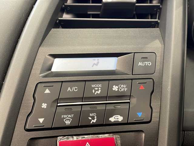 ホンダ Ｓ６６０ α 岐阜県 2018(平30)年 0.7万km プレミアムスターホワイトP メモリナビ/・センターディスプレイ/ハーフレザーシート/バックカメラ/Bluetooth/USB/クルーズコントロール/MTターボ車/LEDヘッドライト/オートライト/シティブレーキアクティブシステム/ドライブレコーダー/ETC/プッシュスタート/スペアキー/純正フロアマット/アンチブレーキシステム/横滑り防止装置