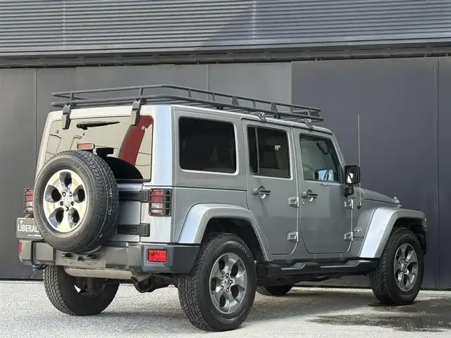 クライスラー・ジープ ジープ ラングラー アンリミテッド サハラ 和歌山県 2018(平30)年 5.2万km シルバー ナビ　/BT/TV/MSV/クルコン/前ドラレコ/純正18インチアルミ/純正ラバーマット/ルーフキャリア/革調シートカバー/バックカメラ/サイドカメラ