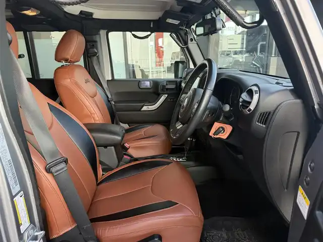 クライスラー・ジープ ジープ ラングラー アンリミテッド サハラ 和歌山県 2018(平30)年 5.2万km シルバー ナビ　/BT/TV/MSV/クルコン/前ドラレコ/純正18インチアルミ/純正ラバーマット/ルーフキャリア/革調シートカバー/バックカメラ/サイドカメラ