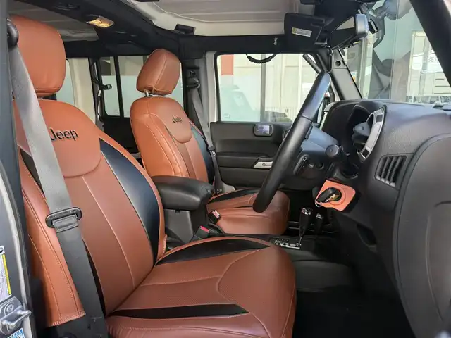 クライスラー・ジープ ジープ ラングラー アンリミテッド サハラ 和歌山県 2018(平30)年 5.2万km シルバー ナビ　/BT/TV/MSV/クルコン/前ドラレコ/純正18インチアルミ/純正ラバーマット/ルーフキャリア/革調シートカバー/バックカメラ/サイドカメラ