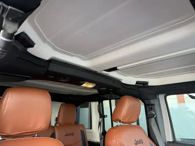 クライスラー・ジープ ジープ ラングラー アンリミテッド サハラ 和歌山県 2018(平30)年 5.2万km シルバー ナビ　/BT/TV/MSV/クルコン/前ドラレコ/純正18インチアルミ/純正ラバーマット/ルーフキャリア/革調シートカバー/バックカメラ/サイドカメラ