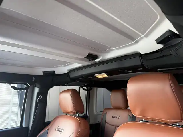 クライスラー・ジープ ジープ ラングラー アンリミテッド サハラ 和歌山県 2018(平30)年 5.2万km シルバー ナビ　/BT/TV/MSV/クルコン/前ドラレコ/純正18インチアルミ/純正ラバーマット/ルーフキャリア/革調シートカバー/バックカメラ/サイドカメラ