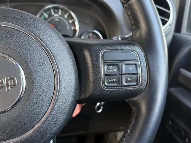 クライスラー・ジープ ジープ ラングラー アンリミテッド サハラ 和歌山県 2018(平30)年 5.2万km シルバー ナビ　/BT/TV/MSV/クルコン/前ドラレコ/純正18インチアルミ/純正ラバーマット/ルーフキャリア/革調シートカバー/バックカメラ/サイドカメラ