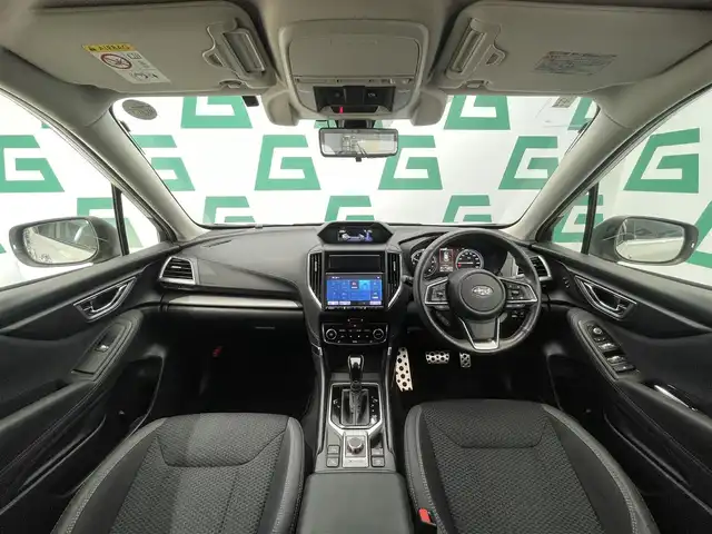 スバル フォレスター ハイブリッド アドバンス 鹿児島県 2020(令2)年 4.4万km クリスタルホワイトP アラウンドビューモニター/ナビ/　・Bluetooth接続/　・CD/DVD再生/　・フルセグTV/　・HDMI接続/ブラインドスポットモニター/オートビークルホールド/運転席助手席パワーシート/ドライブレコーダー/ETC/電動パーキングブレーキ/ステアリングヒーター/デジタルインナーミラー/オートワイパー/本革巻きステアリング/運転席シートメモリー/ルーフレール/クルーズコントロール/純正フロアマット/電動リアゲート