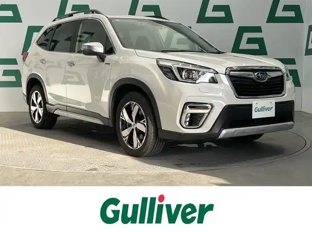 スバル フォレスター ハイブリッド アドバンス 鹿児島県 2020(令2)年 4.4万km クリスタルホワイトP アラウンドビューモニター/ナビ/　・Bluetooth接続/　・CD/DVD再生/　・フルセグTV/　・HDMI接続/ブラインドスポットモニター/オートビークルホールド/運転席助手席パワーシート/ドライブレコーダー/ETC/電動パーキングブレーキ/ステアリングヒーター/デジタルインナーミラー/オートワイパー/本革巻きステアリング/運転席シートメモリー/ルーフレール/クルーズコントロール/純正フロアマット/電動リアゲート