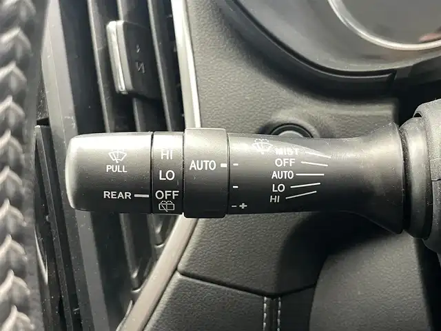 スバル フォレスター ハイブリッド アドバンス 鹿児島県 2020(令2)年 4.4万km クリスタルホワイトP アラウンドビューモニター/ナビ/　・Bluetooth接続/　・CD/DVD再生/　・フルセグTV/　・HDMI接続/ブラインドスポットモニター/オートビークルホールド/運転席助手席パワーシート/ドライブレコーダー/ETC/電動パーキングブレーキ/ステアリングヒーター/デジタルインナーミラー/オートワイパー/本革巻きステアリング/運転席シートメモリー/ルーフレール/クルーズコントロール/純正フロアマット/電動リアゲート