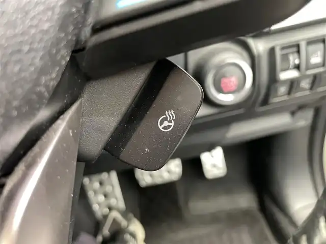 スバル フォレスター ハイブリッド アドバンス 鹿児島県 2020(令2)年 4.4万km クリスタルホワイトP アラウンドビューモニター/ナビ/　・Bluetooth接続/　・CD/DVD再生/　・フルセグTV/　・HDMI接続/ブラインドスポットモニター/オートビークルホールド/運転席助手席パワーシート/ドライブレコーダー/ETC/電動パーキングブレーキ/ステアリングヒーター/デジタルインナーミラー/オートワイパー/本革巻きステアリング/運転席シートメモリー/ルーフレール/クルーズコントロール/純正フロアマット/電動リアゲート