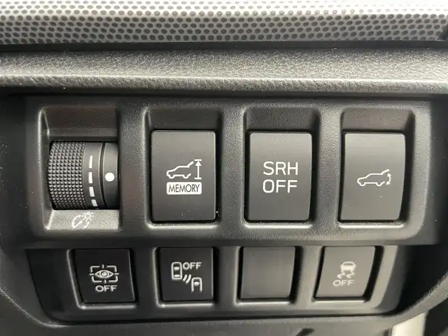 スバル フォレスター ハイブリッド アドバンス 鹿児島県 2020(令2)年 4.4万km クリスタルホワイトP アラウンドビューモニター/ナビ/　・Bluetooth接続/　・CD/DVD再生/　・フルセグTV/　・HDMI接続/ブラインドスポットモニター/オートビークルホールド/運転席助手席パワーシート/ドライブレコーダー/ETC/電動パーキングブレーキ/ステアリングヒーター/デジタルインナーミラー/オートワイパー/本革巻きステアリング/運転席シートメモリー/ルーフレール/クルーズコントロール/純正フロアマット/電動リアゲート