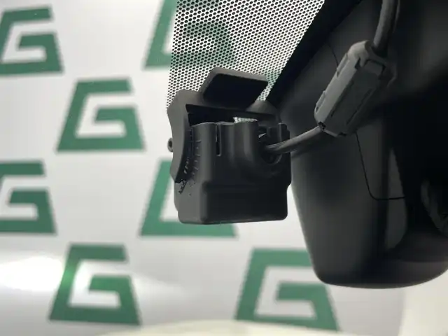 スバル フォレスター ハイブリッド アドバンス 鹿児島県 2020(令2)年 4.4万km クリスタルホワイトP アラウンドビューモニター/ナビ/　・Bluetooth接続/　・CD/DVD再生/　・フルセグTV/　・HDMI接続/ブラインドスポットモニター/オートビークルホールド/運転席助手席パワーシート/ドライブレコーダー/ETC/電動パーキングブレーキ/ステアリングヒーター/デジタルインナーミラー/オートワイパー/本革巻きステアリング/運転席シートメモリー/ルーフレール/クルーズコントロール/純正フロアマット/電動リアゲート