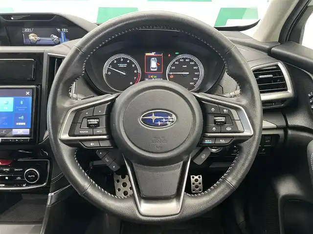 スバル フォレスター ハイブリッド アドバンス 鹿児島県 2020(令2)年 4.4万km クリスタルホワイトP アラウンドビューモニター/ナビ/　・Bluetooth接続/　・CD/DVD再生/　・フルセグTV/　・HDMI接続/ブラインドスポットモニター/オートビークルホールド/運転席助手席パワーシート/ドライブレコーダー/ETC/電動パーキングブレーキ/ステアリングヒーター/デジタルインナーミラー/オートワイパー/本革巻きステアリング/運転席シートメモリー/ルーフレール/クルーズコントロール/純正フロアマット/電動リアゲート