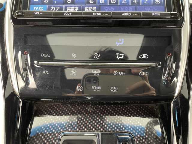 トヨタ ハリアー プレミアム 佐賀県 2017(平29)年 3.8万km ホワイトパールクリスタルシャイン チルト＆スライド電動ムーンルーフ/純正9インチナビ/フルセグ/ETC2.0/バックカメラ/コーナーセンサー /Toyota Safety Sense/・プリクラッシュセーフティ/・レーンディパーチャーアラート/・アダプティブハイビームシステム/・オートマチックハイビーム/・レーダークルーズコントロール/パワーバックドア /パワーシート/ハーフレザーシート/LEDライト/スマートキー