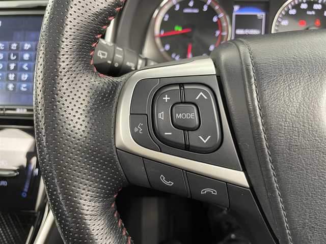 トヨタ ハリアー プレミアム 佐賀県 2017(平29)年 3.8万km ホワイトパールクリスタルシャイン チルト＆スライド電動ムーンルーフ/純正9インチナビ/フルセグ/ETC2.0/バックカメラ/コーナーセンサー /Toyota Safety Sense/・プリクラッシュセーフティ/・レーンディパーチャーアラート/・アダプティブハイビームシステム/・オートマチックハイビーム/・レーダークルーズコントロール/パワーバックドア /パワーシート/ハーフレザーシート/LEDライト/スマートキー