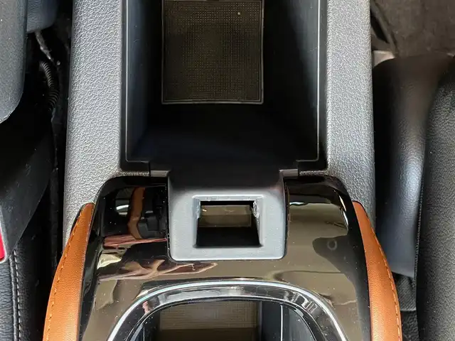 ホンダ ヴェゼル ハイブリッド Z ホンダセンシング 岩手県 2016(平28)年 7.5万km ミスティックグリーンパール ホンダセンシング/純正メモリーナビ/　BT/CD/DVD/フルセグ/バックカメラ/レーダークルーズコントロール/LEDオートライト/純正17インチアルミホイール/パドルシフト/スマートキー/ETC