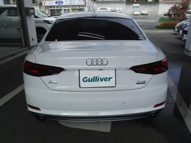 アウディ Ａ５ 2．0TFSIクワトロ スポーツ 東京都 2018(平30)年 4.5万km グレイシアホワイトメタリック 保証書・取説あり/Sラインパッケージ/バーチャルコックピット/パドルシフト/純正ナビ・TV・DVD/　BLUETOOTH・全方位カメラ/　ビルトインETC/ドライブレコーダー/アウディプレセンス/　レーダークルーズ/　ブラインドスポット/　前後 PDC・レーンキープアシスト/黒革シート/　パワーシート・シートヒーター/スマートキー×2個