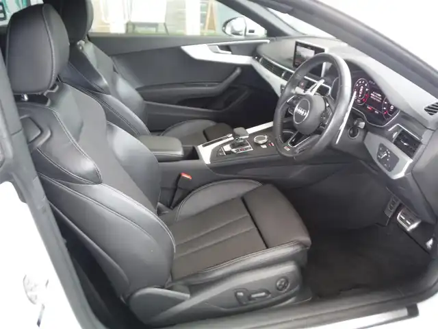 アウディ Ａ５ 2．0TFSIクワトロ スポーツ 東京都 2018(平30)年 4.5万km グレイシアホワイトメタリック 保証書・取説あり/Sラインパッケージ/バーチャルコックピット/パドルシフト/純正ナビ・TV・DVD/　BLUETOOTH・全方位カメラ/　ビルトインETC/ドライブレコーダー/アウディプレセンス/　レーダークルーズ/　ブラインドスポット/　前後 PDC・レーンキープアシスト/黒革シート/　パワーシート・シートヒーター/スマートキー×2個