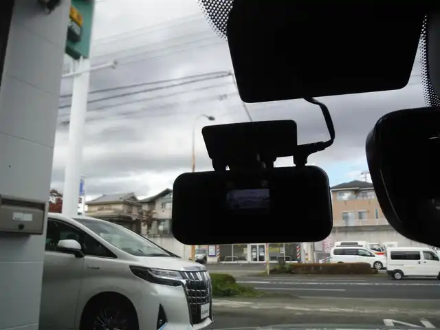 アウディ Ａ５ 2．0TFSIクワトロ スポーツ 東京都 2018(平30)年 4.5万km グレイシアホワイトメタリック 保証書・取説あり/Sラインパッケージ/バーチャルコックピット/パドルシフト/純正ナビ・TV・DVD/　BLUETOOTH・全方位カメラ/　ビルトインETC/ドライブレコーダー/アウディプレセンス/　レーダークルーズ/　ブラインドスポット/　前後 PDC・レーンキープアシスト/黒革シート/　パワーシート・シートヒーター/スマートキー×2個