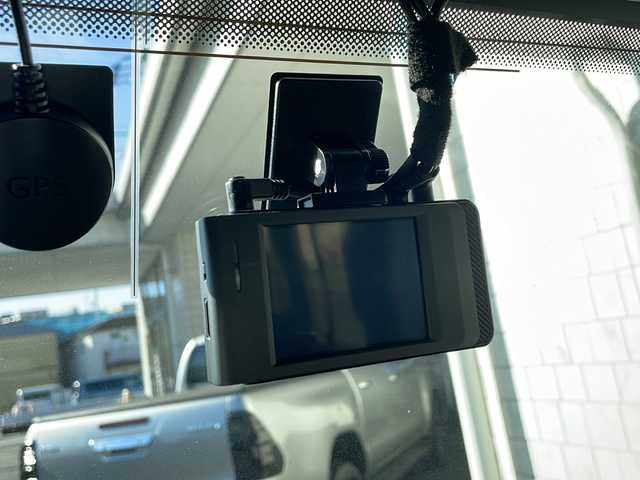 クライスラー・ジープ ジープ ラングラー アンリミテッド ルビコン 4xe 神奈川県 2023(令5)年 1.5万km ブラック ワンオーナー/左ハンドル/４WD/純正ナビ（AM/FM/USB/AUX/BT/フルセグTV)/全方位カメラ/前後ドライブレコーダー/ETC2.0/レーダークルーズコントロール/パーキングセンサー/ヒルスタート/ブラインドスポットモニター/ステアリングスイッチ/衝突軽減システム/横滑り防止装置/ソフトトップ/ステアリングヒーター/ミラーヒーター/黒革シート/D/N席シートヒーター/純正アルミホイール/純正フロアマット/ISOFIX/オートライト/スペアキー×１/保証書/取扱説明書