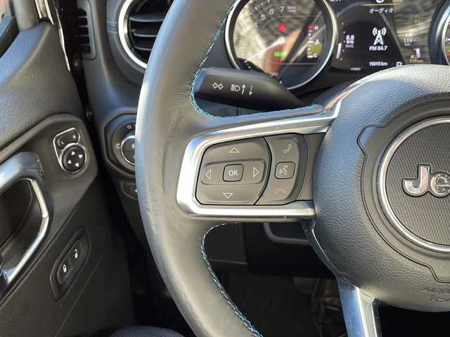 クライスラー・ジープ ジープ ラングラー アンリミテッド ルビコン 4xe 神奈川県 2023(令5)年 1.5万km ブラック ワンオーナー/左ハンドル/４WD/純正ナビ（AM/FM/USB/AUX/BT/フルセグTV)/全方位カメラ/前後ドライブレコーダー/ETC2.0/レーダークルーズコントロール/パーキングセンサー/ヒルスタート/ブラインドスポットモニター/ステアリングスイッチ/衝突軽減システム/横滑り防止装置/ソフトトップ/ステアリングヒーター/ミラーヒーター/黒革シート/D/N席シートヒーター/純正アルミホイール/純正フロアマット/ISOFIX/オートライト/スペアキー×１/保証書/取扱説明書