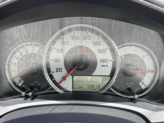 トヨタ カローラ フィールダー 1．5X 山形県 2014(平26)年 7.4万km ブラックマイカ 禁煙車/ワンオーナー/横滑り防止装置/純正ナビ(AM/FM/CD/DVD/BT/AUX)/フルセグTV/バックカメラ/ETC/エンジンスターター/純正ドアバイザー/純正フロアマット/電動格納ミラー/純正鉄チンホイール/社外AW付ノーマルタイヤ車載