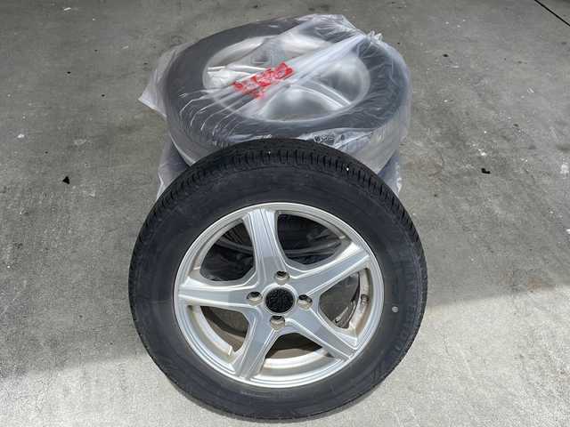 トヨタ カローラ フィールダー 1．5X 山形県 2014(平26)年 7.4万km ブラックマイカ 禁煙車/ワンオーナー/横滑り防止装置/純正ナビ(AM/FM/CD/DVD/BT/AUX)/フルセグTV/バックカメラ/ETC/エンジンスターター/純正ドアバイザー/純正フロアマット/電動格納ミラー/純正鉄チンホイール/社外AW付ノーマルタイヤ車載