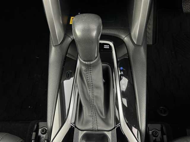 トヨタ カローラ クロス ハイブリッド Z 愛知県 2024(令6)年 2.1万km アティチュードブラックマイカ 衝突被害軽減ブレーキ/フルセグテレビ/ディスプレイオーディオ/AppleCarPlay/AndoroidAuto/Bluetooth接続/ビルトインETC2.0/バックカメラ/ガラスルーフ/シートヒーター（運転席・助手席）/クルーズコントロール（追従有）/純正アルミホイール18インチ/LEDヘッドライト/パワーシート（運転席）/ルーフレーフ/フルエアロ（モデリスタ）/オートライト/オートマチックハイビーム/スマートキー/プッシュスタート