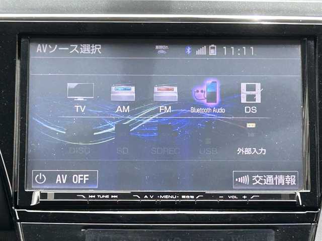 トヨタ プリウス α S ツーリングセレクション 福岡県 2015(平27)年 8.5万km アティチュードブラックマイカ SDナビ（フルセグTV・Bluetooth・AM・FMラジオ）/バックカメラ/ETC/選択モード（PWRモード・エコモード・EVモード）/社内全ライトLEDライト/ウインカーミラー/ALLAUTOパワーウィンドウ/AACエアコン/純正フロアマット/純正アルミホイール/LEDヘッドライト/フォグランプ/オートライト/プッシュスタートボタン/ドアバイザー/カーテンエアバック/エアバック（運転席・助手席・サイド）/USB入力端子/パワーステアリング/スマートキー/取扱説明書/保証書/布系シート素材/ABS装置/盗難防止装置/サングラス収納スペース