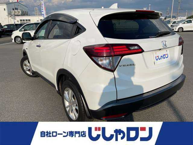 ホンダ ヴェゼル ハイブリッド X 大阪府 2014(平26)年 9.7万km ホワイトオーキッドパール (株)IDOMが運営する【じしゃロン堺店】の自社ローン専用車両になります。/こちらは現金またはオートローンご利用時の価格です。自社ローンご希望の方は別途その旨お申付け下さい