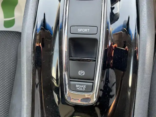 ホンダ ヴェゼル ハイブリッド X 大阪府 2014(平26)年 9.7万km ホワイトオーキッドパール (株)IDOMが運営する【じしゃロン堺店】の自社ローン専用車両になります。/こちらは現金またはオートローンご利用時の価格です。自社ローンご希望の方は別途その旨お申付け下さい