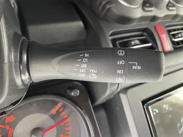 スズキ ジムニー シエラ JC 富山県 2023(令5)年 0.6万km ブルーイッシュブラックパール3 社外ナビ/（ＣＤ／Ｂｌｕｅｔｏｏｔｈ）/バックカメラ/クルーズコントロール/シートヒーター/衝突被害軽減システム/レーンアシスト/ダウンヒルアシストコントロール/アイドリングストップ/横滑り防止システム/純正ドアバイザー/純正アルミホイール/電動格納ミラー