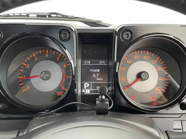 スズキ ジムニー シエラ JC 富山県 2023(令5)年 0.6万km ブルーイッシュブラックパール3 社外ナビ/（ＣＤ／Ｂｌｕｅｔｏｏｔｈ）/バックカメラ/クルーズコントロール/シートヒーター/衝突被害軽減システム/レーンアシスト/ダウンヒルアシストコントロール/アイドリングストップ/横滑り防止システム/純正ドアバイザー/純正アルミホイール/電動格納ミラー
