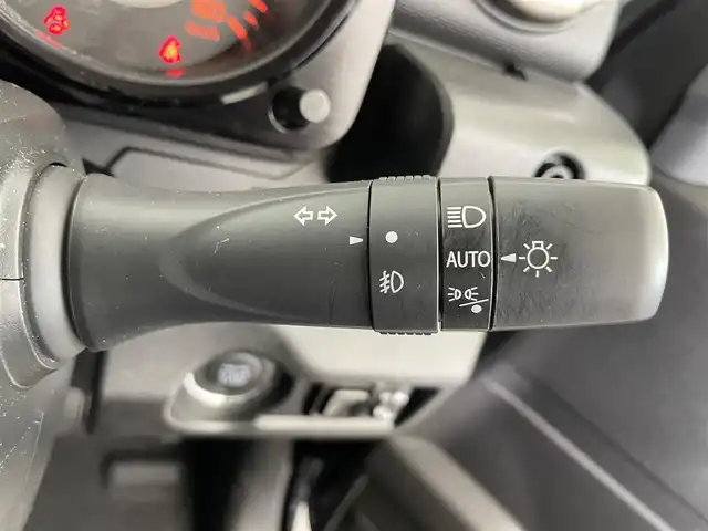 スズキ ジムニー シエラ JC 富山県 2023(令5)年 0.6万km ブルーイッシュブラックパール3 社外ナビ/（ＣＤ／Ｂｌｕｅｔｏｏｔｈ）/バックカメラ/クルーズコントロール/シートヒーター/衝突被害軽減システム/レーンアシスト/ダウンヒルアシストコントロール/アイドリングストップ/横滑り防止システム/純正ドアバイザー/純正アルミホイール/電動格納ミラー