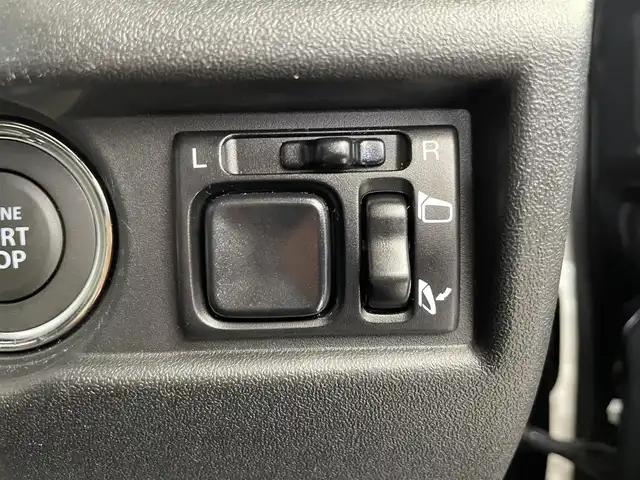 スズキ ジムニー シエラ JC 富山県 2023(令5)年 0.6万km ブルーイッシュブラックパール3 社外ナビ/（ＣＤ／Ｂｌｕｅｔｏｏｔｈ）/バックカメラ/クルーズコントロール/シートヒーター/衝突被害軽減システム/レーンアシスト/ダウンヒルアシストコントロール/アイドリングストップ/横滑り防止システム/純正ドアバイザー/純正アルミホイール/電動格納ミラー