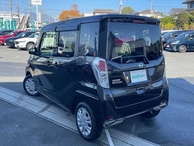 日産 デイズ ルークス X 静岡県 2017(平29)年 4万km ブラック ●純正ナビ/(フルセグ/CD/Bluetooth/AUX/iPod)/(MJ116D-W)/●全方位カメラ/●インテリジェントエマージェンシーブレーキ/●ステアリングスイッチ/●ドアバイザー/●レベライザー/●スマートキー/●プッシュスタート/●純正フロアマット/●純正ホイールカバー/●ダブル＋サイドSRS＋ABS