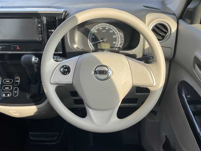 日産 デイズ ルークス X 静岡県 2017(平29)年 4万km ブラック ●純正ナビ/(フルセグ/CD/Bluetooth/AUX/iPod)/(MJ116D-W)/●全方位カメラ/●インテリジェントエマージェンシーブレーキ/●ステアリングスイッチ/●ドアバイザー/●レベライザー/●スマートキー/●プッシュスタート/●純正フロアマット/●純正ホイールカバー/●ダブル＋サイドSRS＋ABS