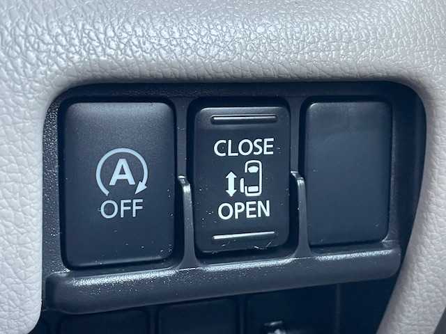 日産 デイズ ルークス X 静岡県 2017(平29)年 4万km ブラック ●純正ナビ/(フルセグ/CD/Bluetooth/AUX/iPod)/(MJ116D-W)/●全方位カメラ/●インテリジェントエマージェンシーブレーキ/●ステアリングスイッチ/●ドアバイザー/●レベライザー/●スマートキー/●プッシュスタート/●純正フロアマット/●純正ホイールカバー/●ダブル＋サイドSRS＋ABS