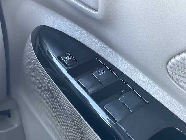 日産 デイズ ルークス X 静岡県 2017(平29)年 4万km ブラック ●純正ナビ/(フルセグ/CD/Bluetooth/AUX/iPod)/(MJ116D-W)/●全方位カメラ/●インテリジェントエマージェンシーブレーキ/●ステアリングスイッチ/●ドアバイザー/●レベライザー/●スマートキー/●プッシュスタート/●純正フロアマット/●純正ホイールカバー/●ダブル＋サイドSRS＋ABS