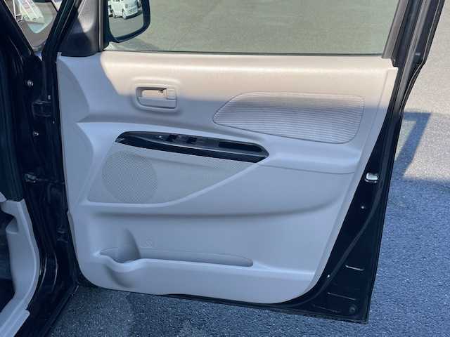 日産 デイズ ルークス X 静岡県 2017(平29)年 4万km ブラック ●純正ナビ/(フルセグ/CD/Bluetooth/AUX/iPod)/(MJ116D-W)/●全方位カメラ/●インテリジェントエマージェンシーブレーキ/●ステアリングスイッチ/●ドアバイザー/●レベライザー/●スマートキー/●プッシュスタート/●純正フロアマット/●純正ホイールカバー/●ダブル＋サイドSRS＋ABS