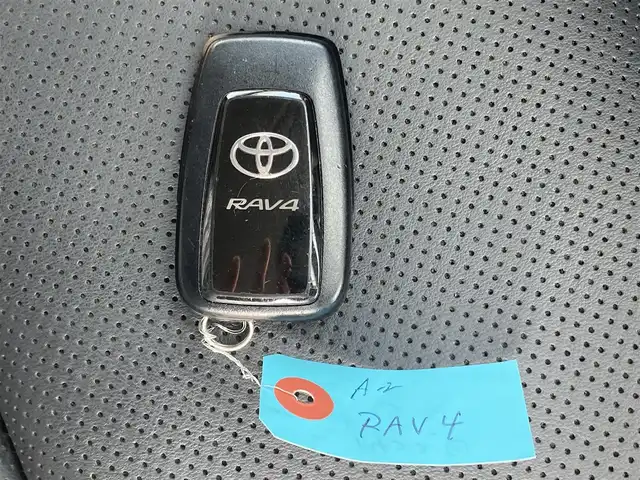 トヨタ ＲＡＶ４ HV アドベンチャー オフロードPKGⅡ 滋賀県 2023(令5)年 3.2万km アティチュードブラックマイカ ワンオーナー/10.5型ディスプレイオーディオ/・Bluetooth/フルセグ/アラウンドビューモニター/革巻きステアリング/ステアリングリモコン/ステアリングヒーター/ETC2.0/デジタルインナーミラー/レーダークルーズコントロール/前席シートヒーター/前席シートベンチレーション/運転席パワーシート/オートリトラミラー/LEDオートライト/フォグライト/オートハイビーム/トヨタセーフティセンス/・レーントレーシングアシスト/・ブラインドスポットモニター/・プリクラッシュセーフティ/・クリアランスソナー/・パーキングサポートブレーキ/・ロードサインアシスト/スマートキー
